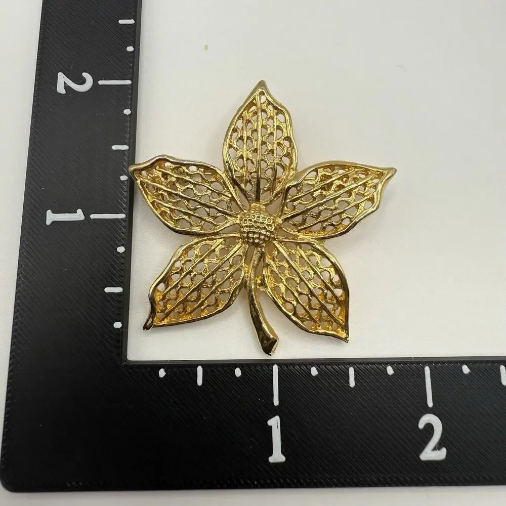 Vintage Holiday Brooch Pin Lot‎ Gold Tone Acrylic Dancing Reindeer Poinsettia